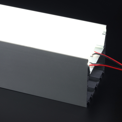 アルミニウムによって中断される LED のプロフィール 79*77mm 脱熱器ハウジングの銀