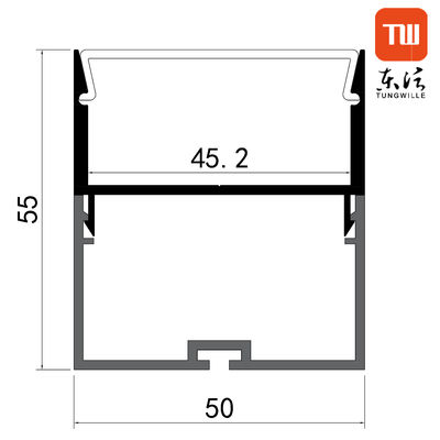 LEDのストリップによって突き出されたアルミニウム プロフィール チャネルは、LEDのアルミニウム プロフィールを中断した