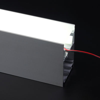 50x75mmのオフィスは線形吊り下げ式ライトのためのライトによって中断された導かれたプロフィールを導いた